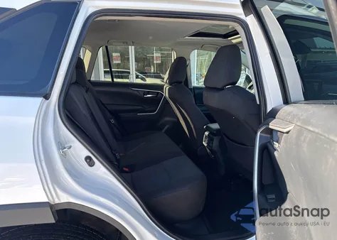 2019 Toyota Rav4 Xle from USA, damaged, VIN 2T3P1RFV9KW030535